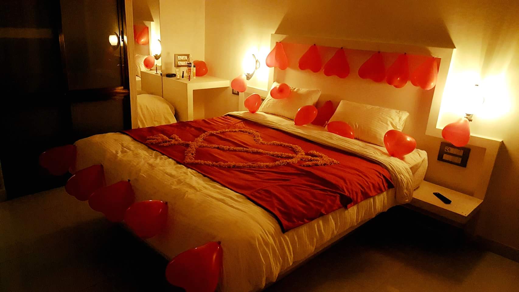 panchgani tent house and hollywood palace resort. mahabaleshwar
