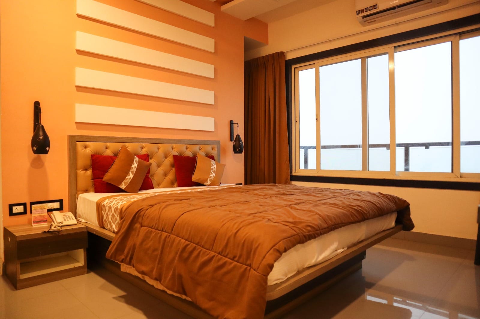 panchgani tent house and hollywood palace resort. mahabaleshwar
