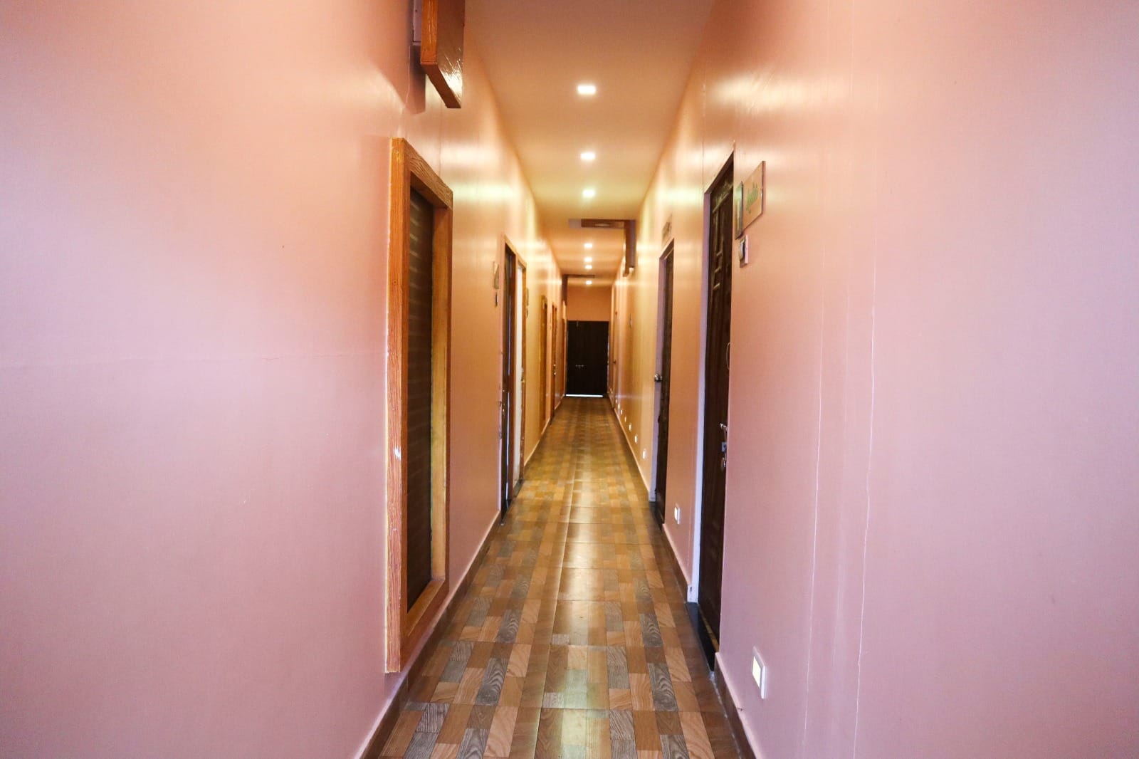 panchgani tent house and hollywood palace resort. mahabaleshwar